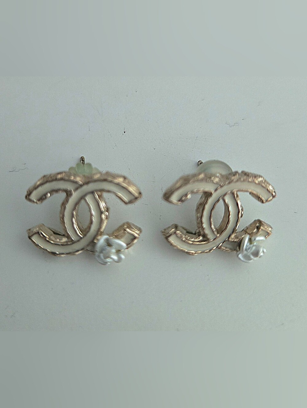 Authentic CHANEL 22A Enamel CC Camellia Stud Earrings Gold & White